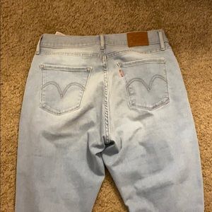 light wash Levi jeans